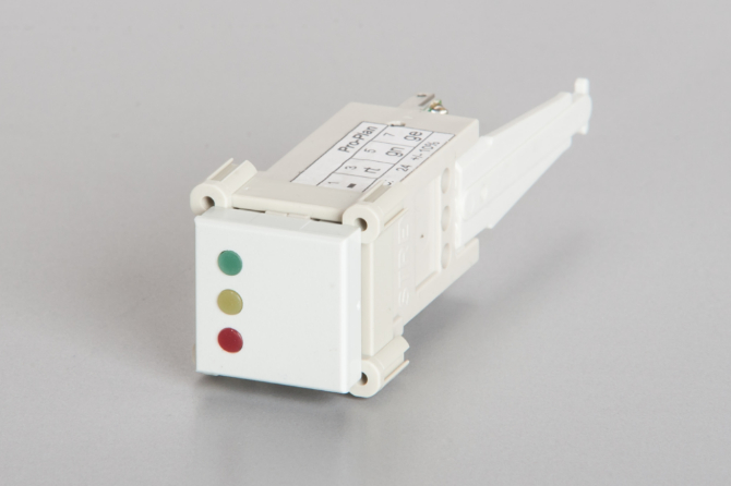 Pro-Plan Meldebaustein Typ 380 für das Rastermaß 24 x 24 mm. Position und Farbe der LED sowie Anschlussart sind passgenau konfigurierbar.